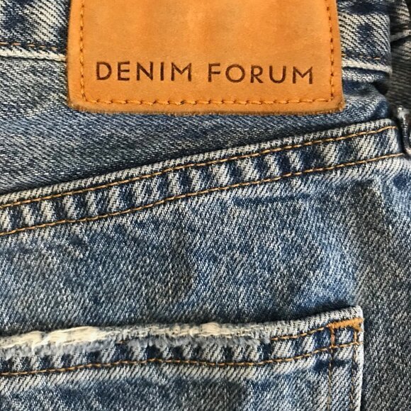 ARITZIA Denim Forum The Ex Boyfriend Short Size 24 - Picture 1 of 6